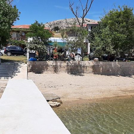 Camp Pere Hotel Паг Екстериор снимка