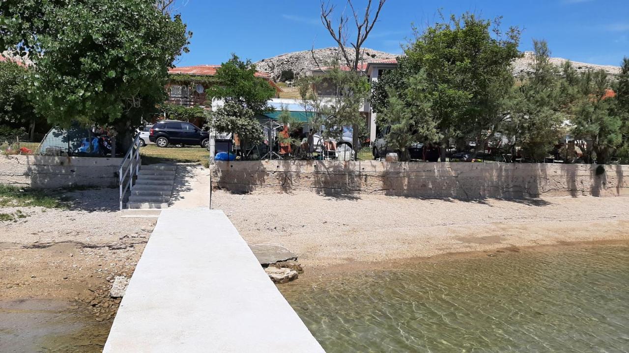 Camp Pere Hotel Паг Екстериор снимка