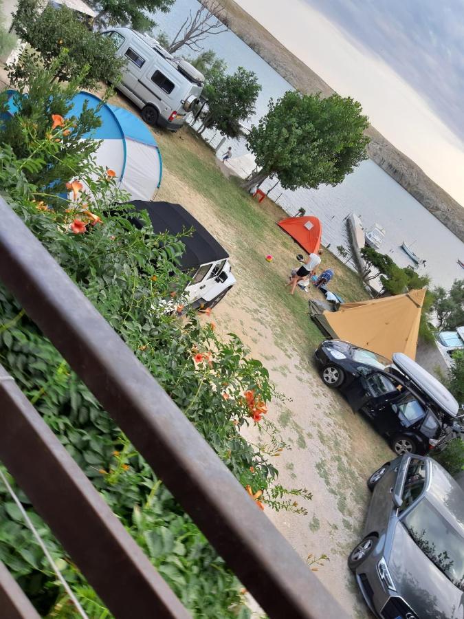 Camp Pere Hotel Паг Екстериор снимка
